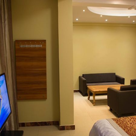 Hong Kong Hotel 다르에스살람 외부 사진
