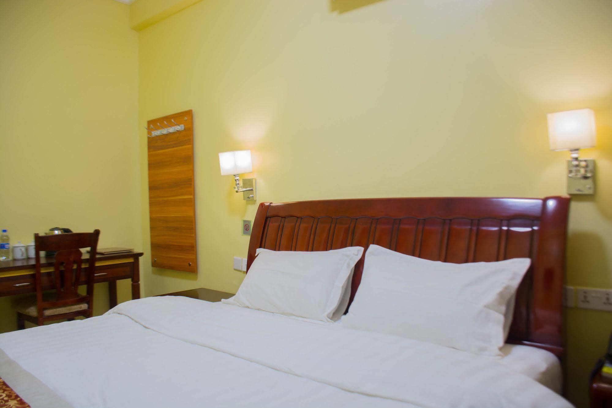 Hong Kong Hotel 다르에스살람 외부 사진